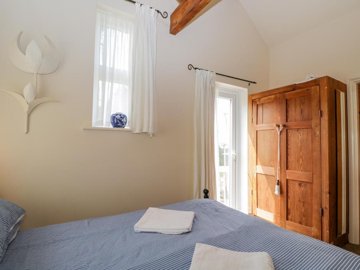 Parkfield Cottage Sturminster Marshall Exterior photo