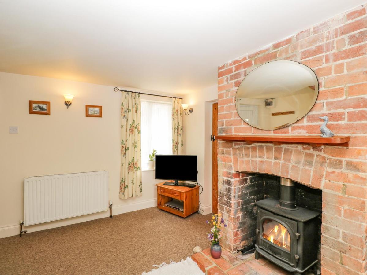 Parkfield Cottage Sturminster Marshall Exterior photo